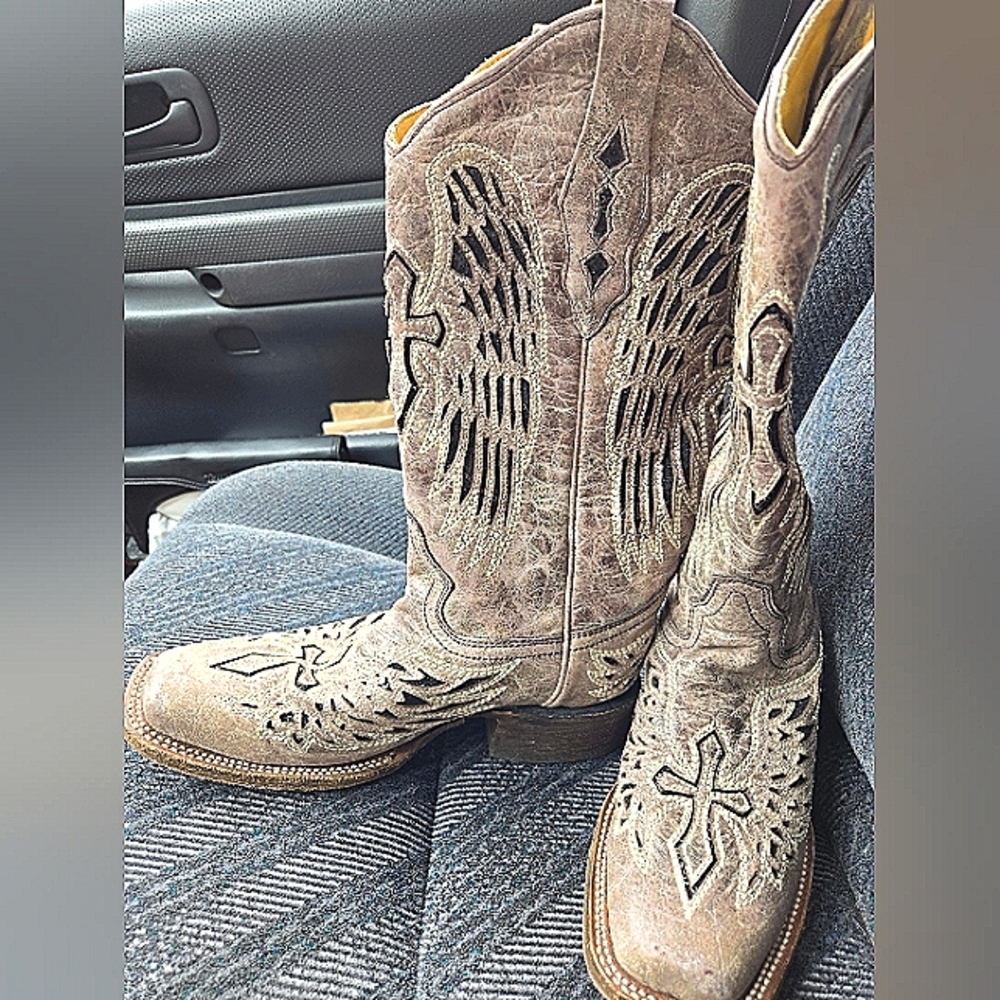 CORRAL WOMEN'S BOOTS      7 1/2